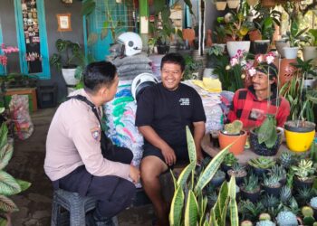 Bhabinkamtibmas Dayeuhluhur Intensif Sambang Warga, Perkuat Sinergi Jaga Kamtibmas