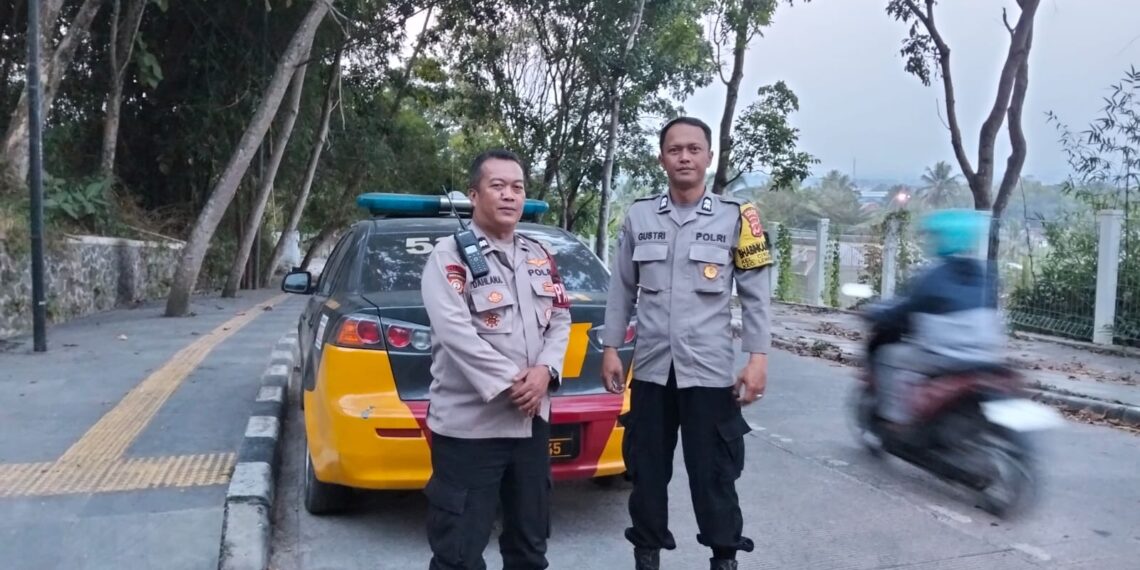 Patroli Siang Digencarkan, Polsek Lembursitu Persempit Ruang Gerak Pelaku Kejahatan