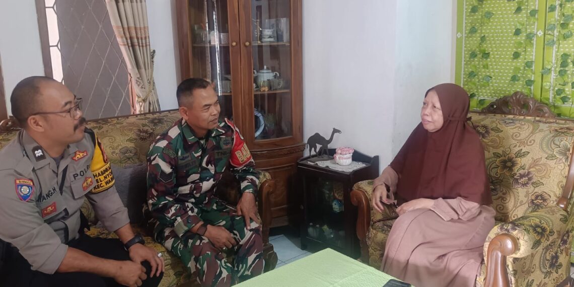 Sambangi Warga Nyomplong, Bhabinkamtibmas Polsek Warudoyong Sampaikan Pesan Kamtibmas