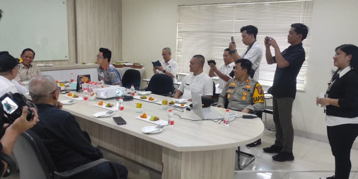 Polsek Warudoyong Amankan Kunjungan Wamenko Pangan di Kota Sukabumi