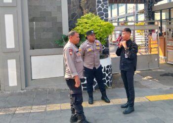 Patroli Dialogis, Polsek Cikole Ingatkan Satpam Tingkatkan Kewaspadaan