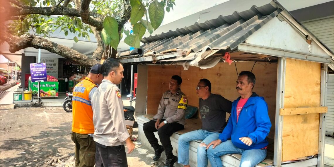 Patroli Dialogis Polsek Citamiang Perkuat Kedekatan dengan Warga, Ajak Jaga Kamtibmas Bersama