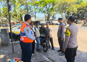 Patroli Dialogis Polsek Baros Perkuat Keamanan dan Kemitraan di Kawasan Terminal KH Ahmad Sanusi