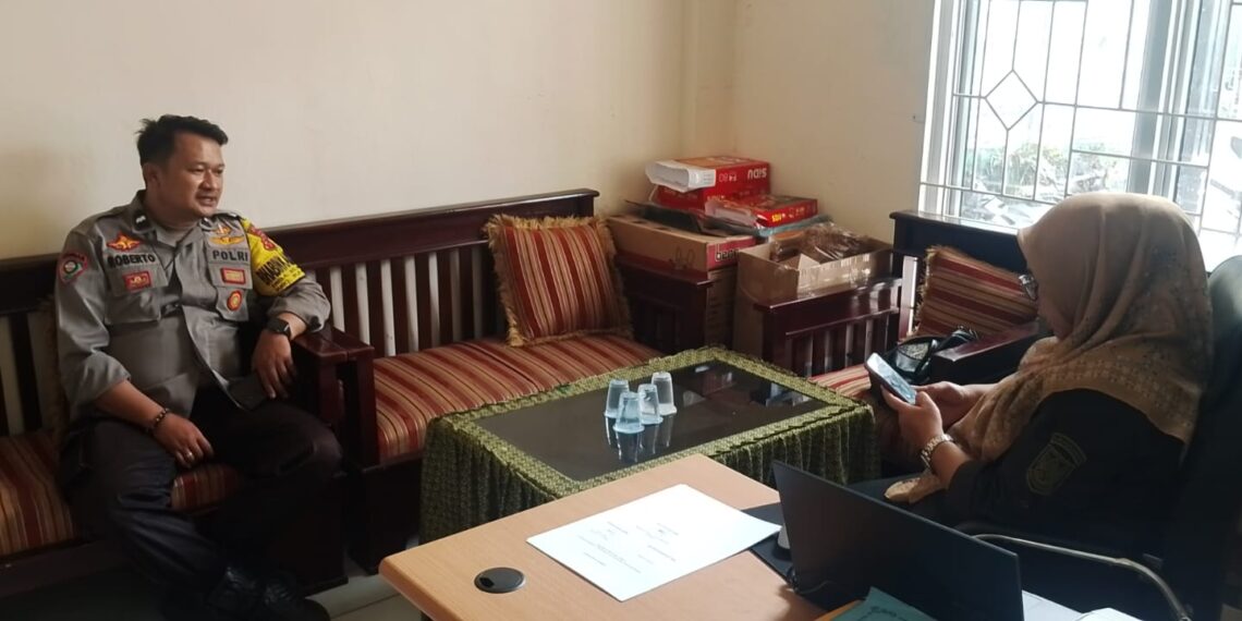 Bhabinkamtibmas Baru Desa Selawangi Perkuat Sinergi dengan Pemerintah Desa Lewat Sambang Perdana