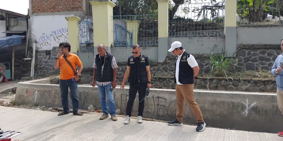 Tinjau Perbaikan Jalan Prana, Komisi II DPRD Kota Sukabumi Temukan Retakan dan Drainase Belum Ada