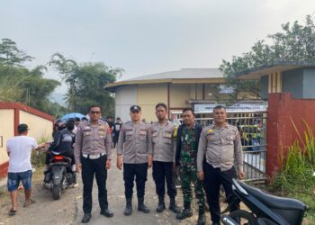 Polsek Warudoyong Kawal Pertandingan Futsal di Stadion Surken, Pastikan Berlangsung Aman dan Kondusif