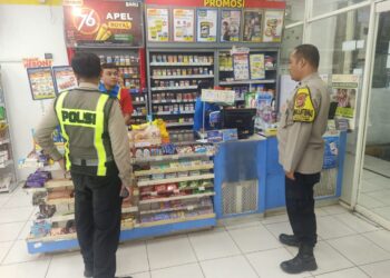 Patroli Malam, Polsek Sukalarang Intensif Sambangi Objek Vital dan Titik Rawan Kejahatan
