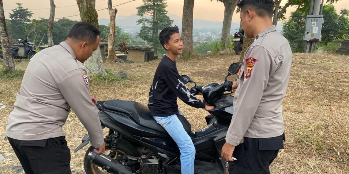 Polsek Citamiang Gencar Tertibkan Knalpot Brong, Edukasi Pengendara Demi Kenyamanan Masyarakat
