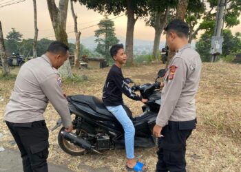 Polsek Citamiang Gencar Tertibkan Knalpot Brong, Edukasi Pengendara Demi Kenyamanan Masyarakat