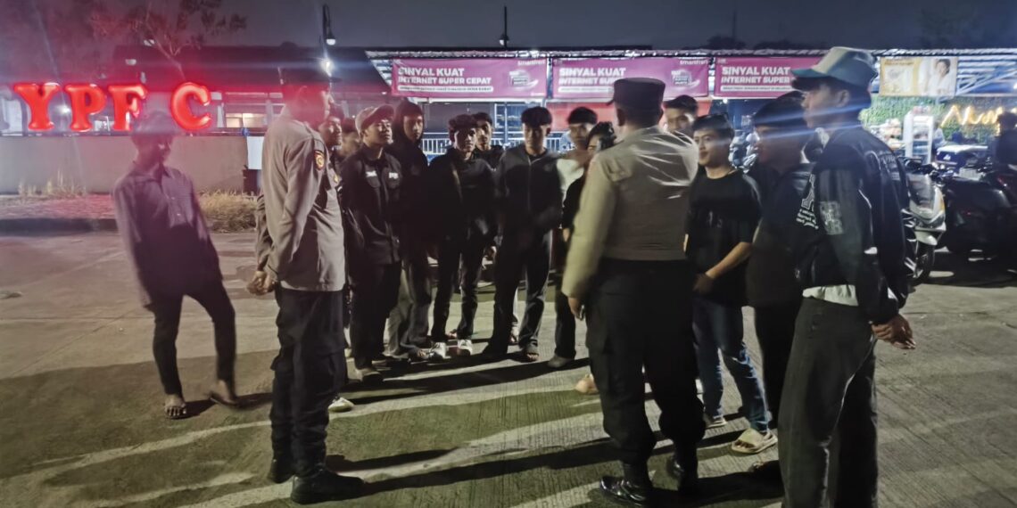 Patroli Skala Besar Malam Minggu, Polsek Baros Sisir Titik Rawan Cegah Kriminalitas dan Gangguan Kamtibmas