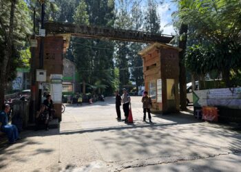 Antisipasi Lonjakan Pengunjung Akhir Pekan, Polsek Kadudampit Patroli di Kawasan Wisata Situgunung