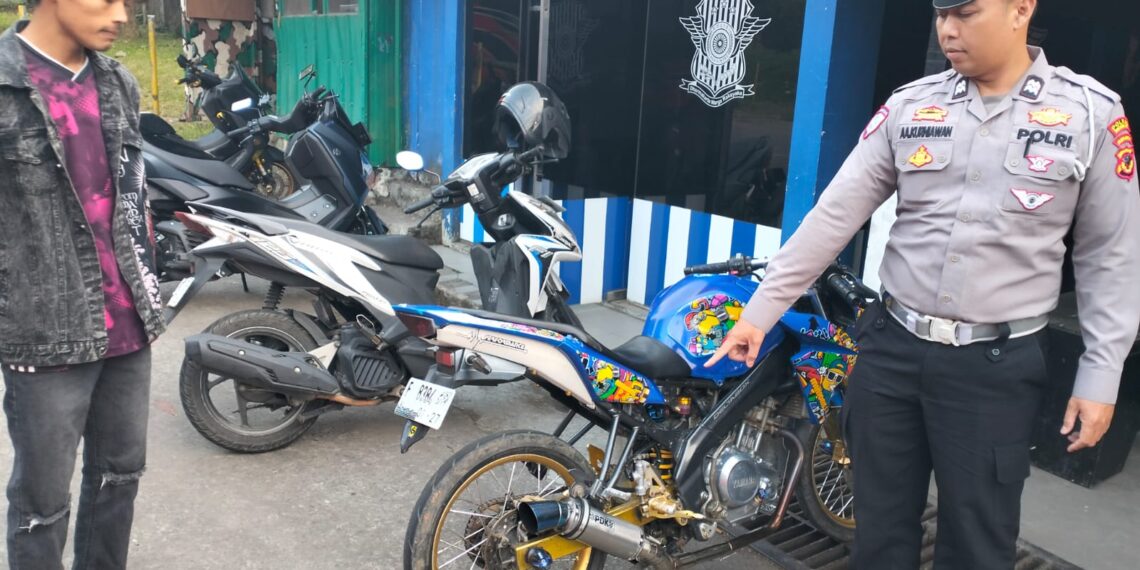 Polsek Sukalarang Tindak Pengendara Knalpot Brong, Ingatkan Ancaman Sanksi
