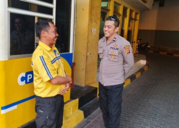 Patroli Dialogis, Polsek Cikole Ajak Warga Aktif Cegah Gangguan Kamtibmas