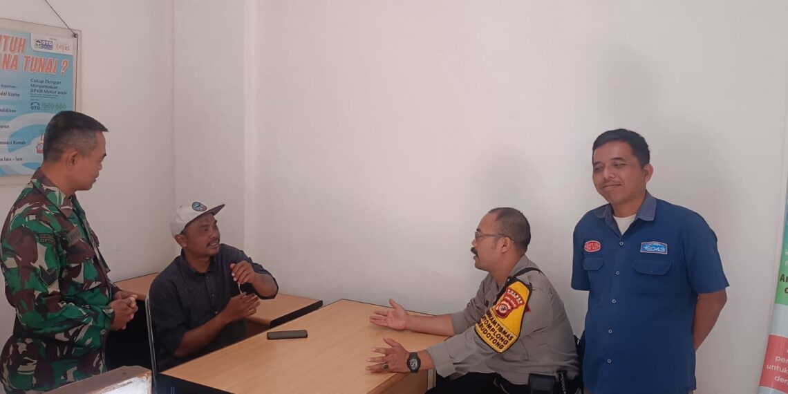 Bhabinkamtibmas Nyomplong Sambangi Warga, Sampaikan Himbauan Kamtibmas hingga Bahaya Judi Online