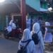 Polsek Kadudampit Atur Lalu Lintas di Titik Rawan, Prioritaskan Keselamatan Pelajar