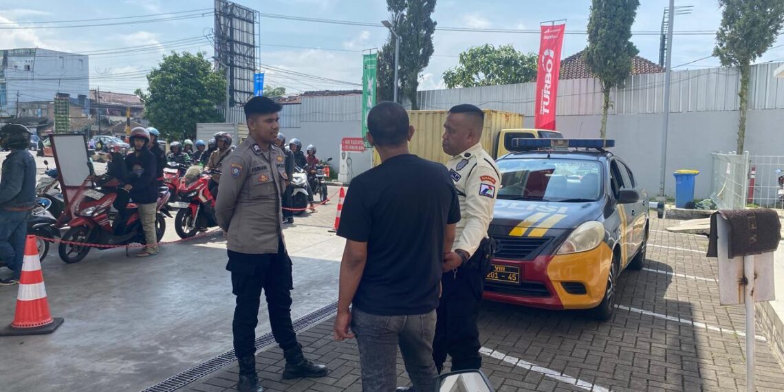 Polsek Citamiang Gelar Patroli Dialogis, Ajak Warga Aktif Jaga Keamanan Lingkungan