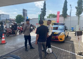 Polsek Citamiang Gelar Patroli Dialogis, Ajak Warga Aktif Jaga Keamanan Lingkungan