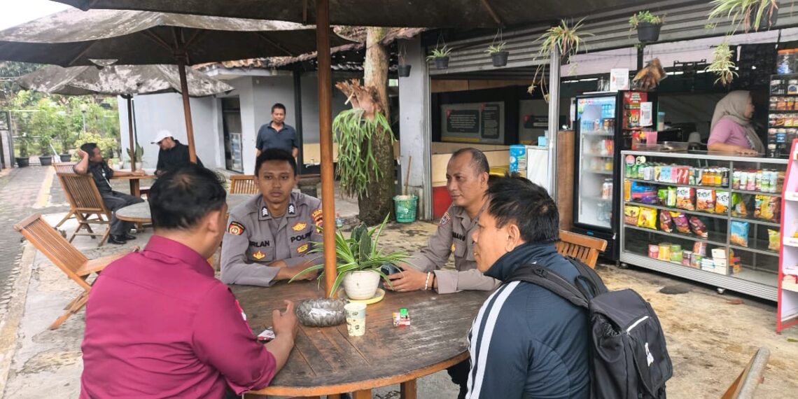 Bhabinkamtibmas Polsek Baros Sambangi Tokoh Masyarakat, Perkuat Sinergi Jaga Kamtibmas