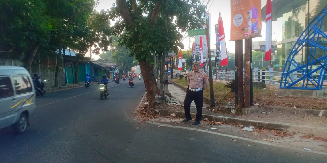 Polsek Warudoyong Atur Lalu Lintas di Jam Sibuk, Bantu Kelancaran Aktivitas Warga
