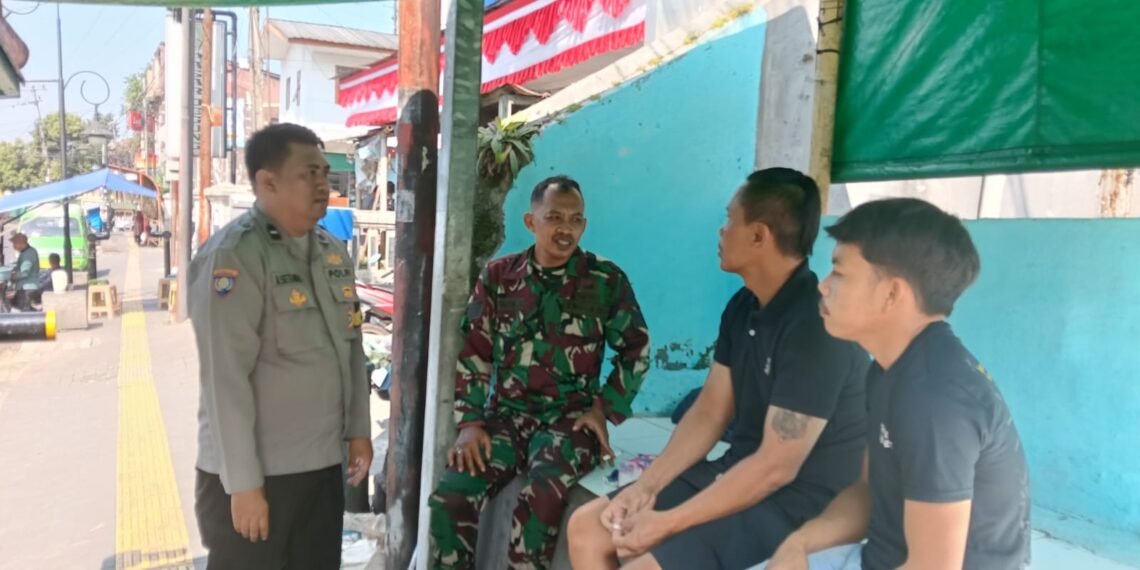 Bhabinkamtibmas dan Babinsa Sambangi Warga Benteng, Sampaikan Pesan Kamtibmas