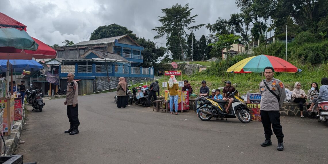 Polsek Kadudampit Gencarkan Patroli Dialogis, Warga Diimbau Waspadai Gangguan Kamtibmas dan Cuaca Ekstrem