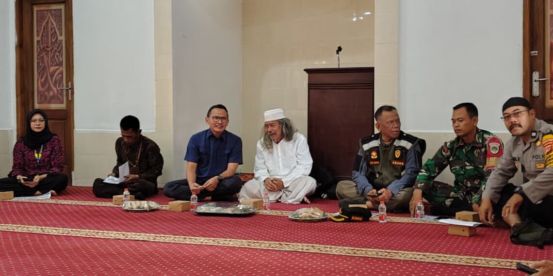 Bhabinkamtibmas Nyomplong Hadiri Sosialisasi PHBS, Warga Diingatkan Bahaya Narkoba hingga Judi Online