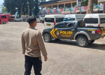 Polisi Patroli di Situgunung Sukabumi, Ingatkan Wisatawan Waspada Banjir dan Longsor