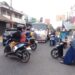Polisi Atur Lalu Lintas Pagi di Lembursitu, Bantu Pengendara Hindari Kemacetan