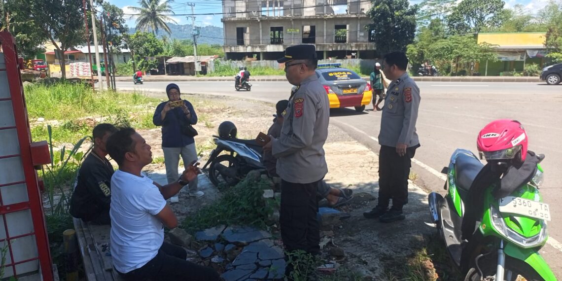 Patroli Dialogis, Polisi Sambangi Warga di Jalur Lingkar Selatan Sukabumi