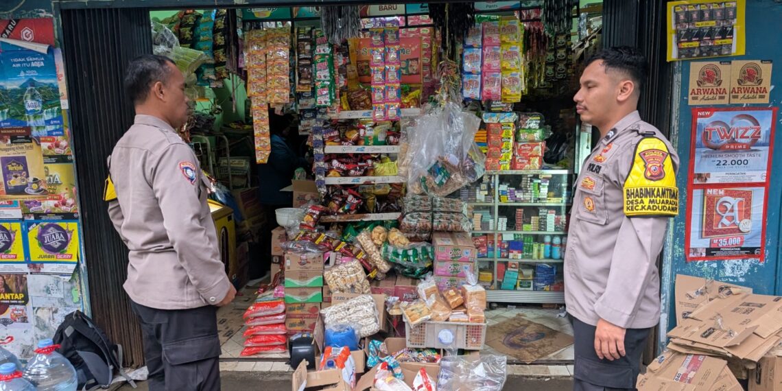 Polsek Kadudampit Patroli Mobile, Warga Diingatkan Waspada Banjir dan Longsor