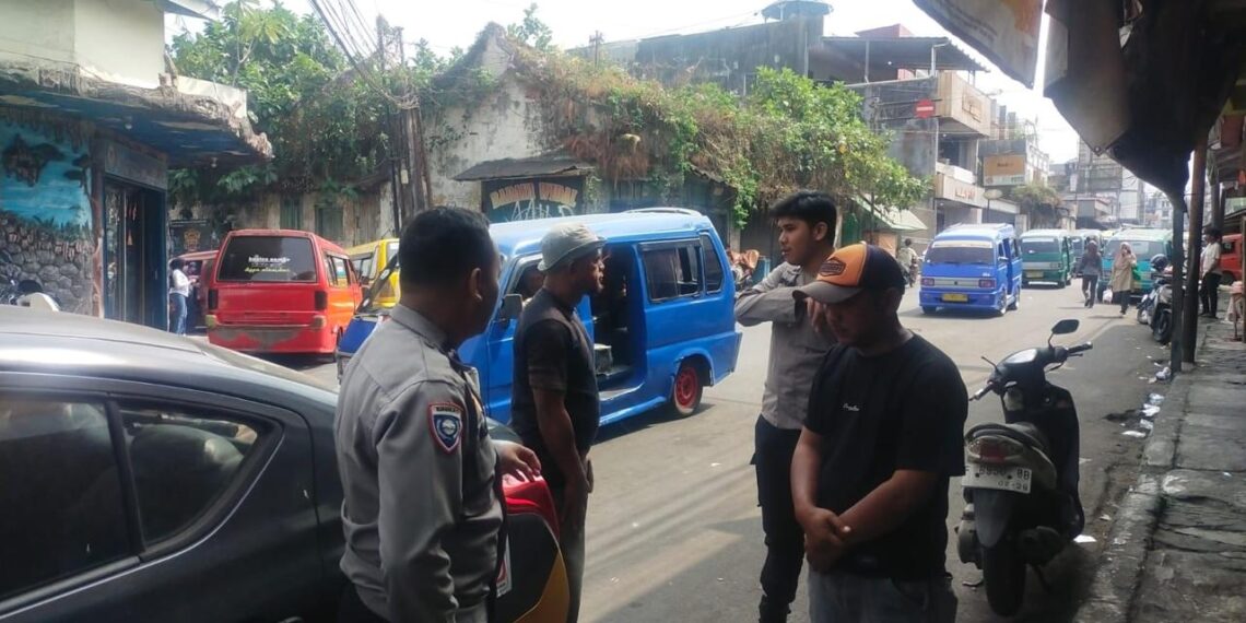 Sambangi Warga, Polsek Citamiang Gelar Patroli Dialogis Cegah Kriminalitas