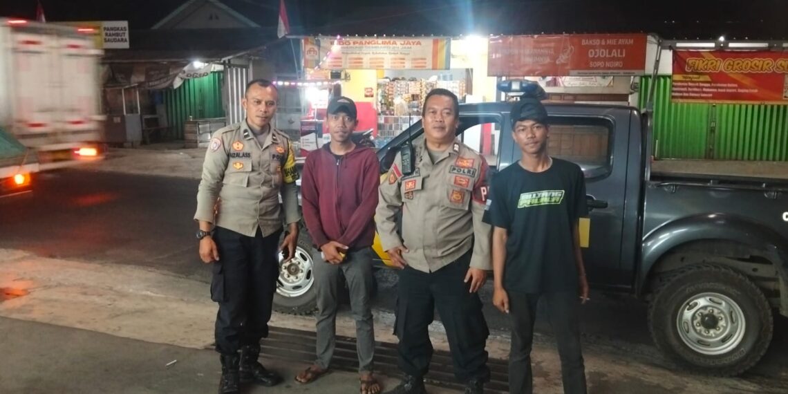 Polisi Sambangi Sopir Angkot dan Elf di Lembursitu, Ingatkan Pentingnya Jaga Kamtibmas