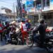 PMI Kota Sukabumi Bagikan Masker kepada Pengendara, Antisipasi Sebaran Abu Vulkanik