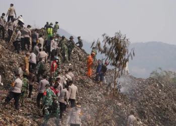 Hari Ke Empat, 400 Personel Dikerahkan Tangani Kebakaran TPA Cikundul Sukabumi