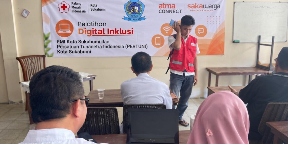 Pelatihan Inklusi Digital di Sukabumi, Penyandang Tunanetra Belajar Gunakan Zoom